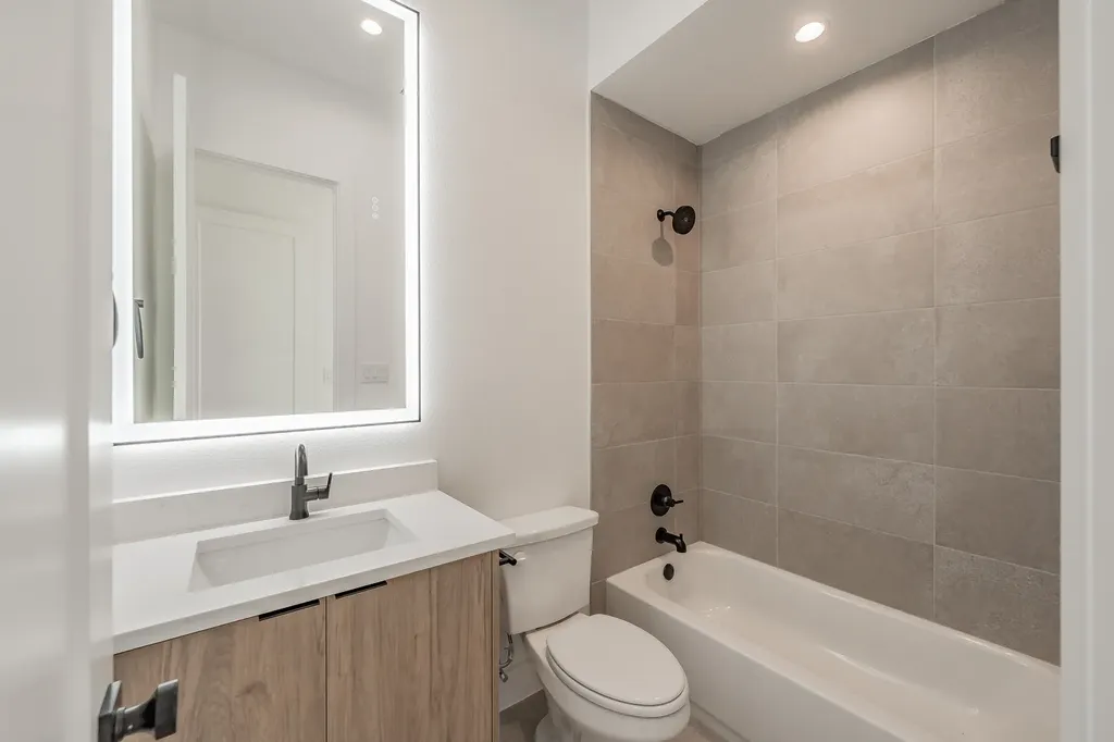 5320 Reiger Avenue Dallas TX 75214