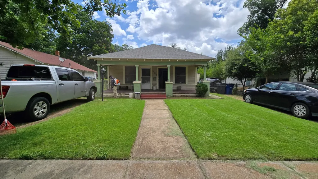 922 Hollywood Avenue Dallas TX 75208