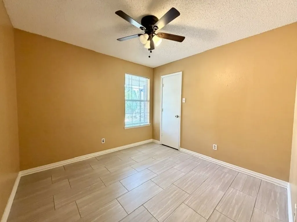 2604 Crix Lane Fort Worth TX 76140