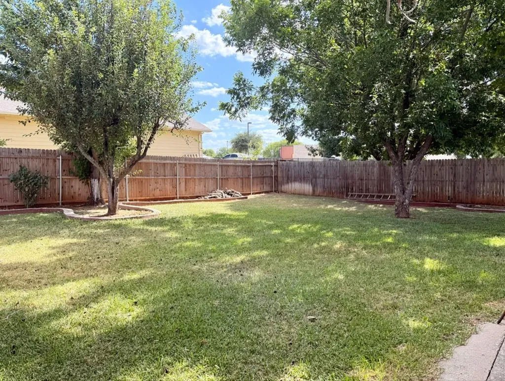 2604 Crix Lane Fort Worth TX 76140