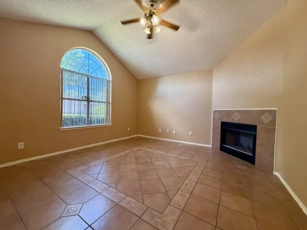 2604 Crix Lane Fort Worth TX 76140