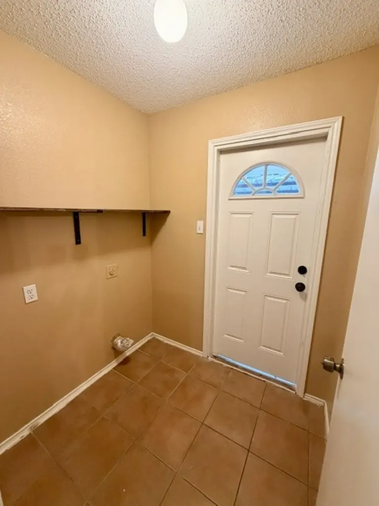 2604 Crix Lane Fort Worth TX 76140