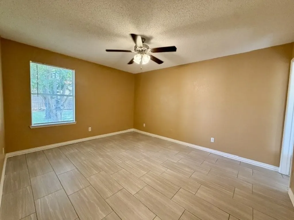 2604 Crix Lane Fort Worth TX 76140