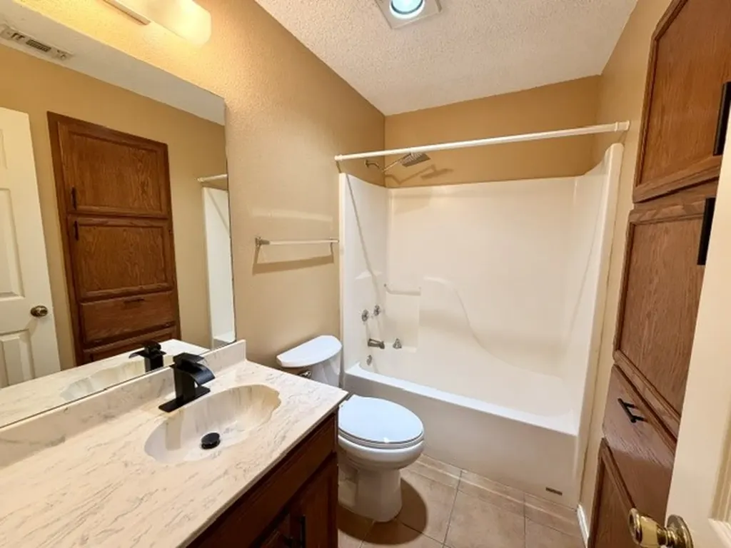 2604 Crix Lane Fort Worth TX 76140