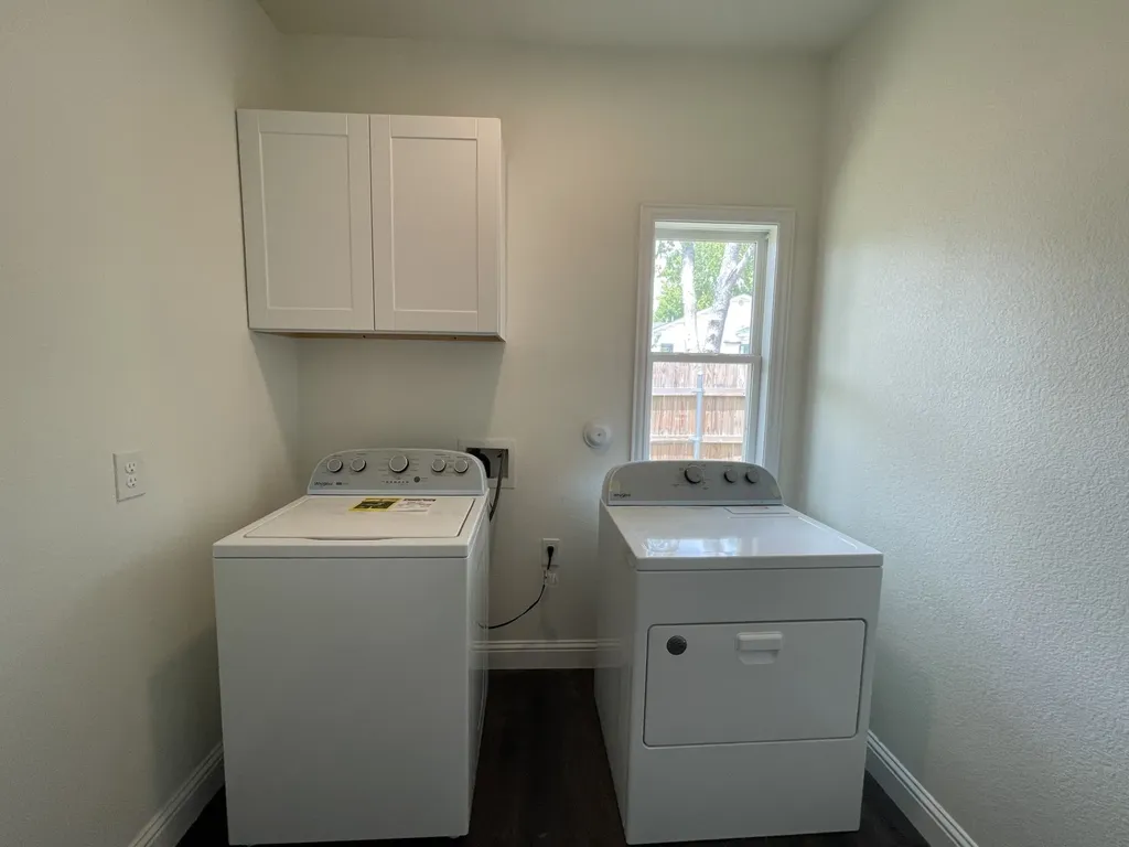 1302 E Humbolt Street Fort Worth TX 76104
