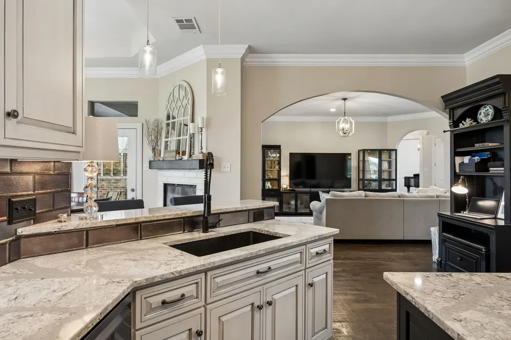 16011 Oconner Avenue Talty TX 75126
