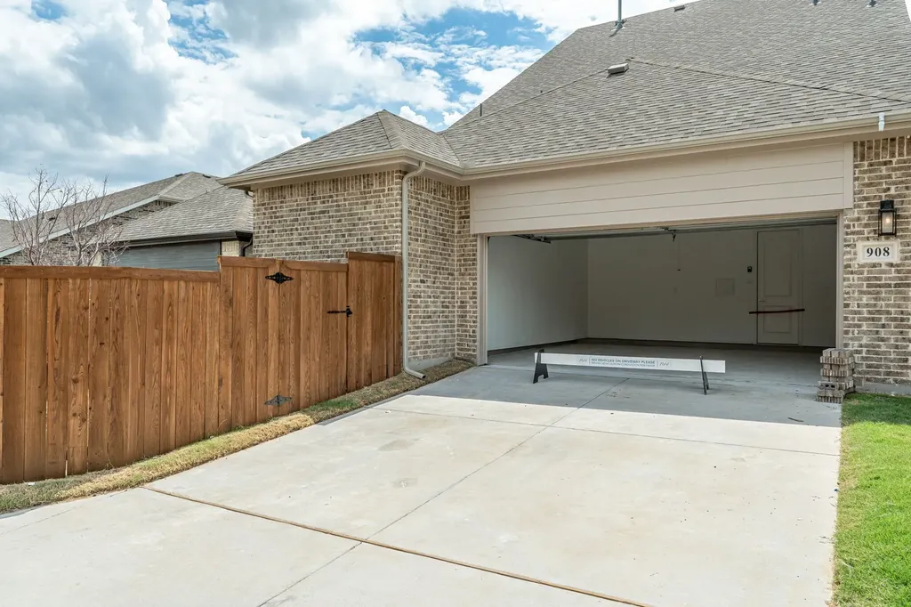 908 Utica Drive Mckinney TX 75069