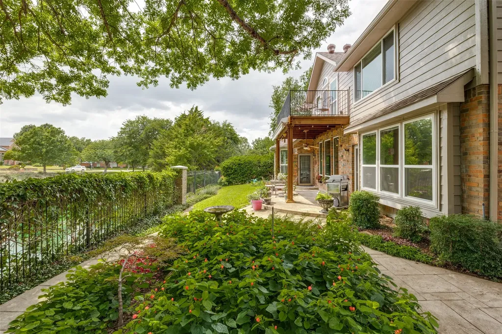 6208 Trailwood Drive Plano TX 75024