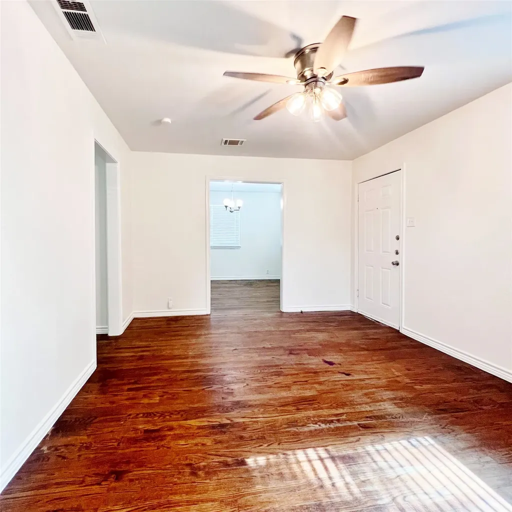 1903 Dryden Drive Dallas TX 75211