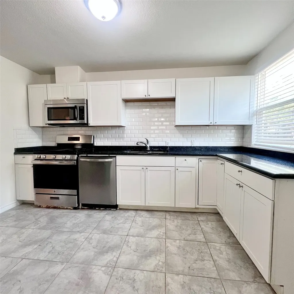 1903 Dryden Drive Dallas TX 75211