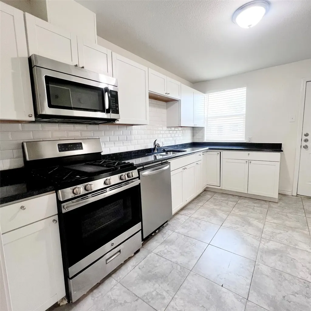 1903 Dryden Drive Dallas TX 75211