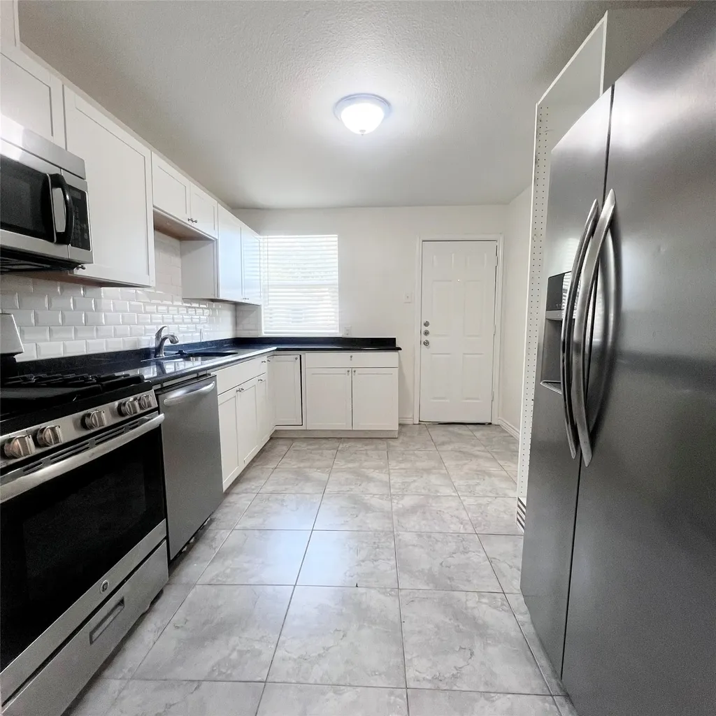 1903 Dryden Drive Dallas TX 75211