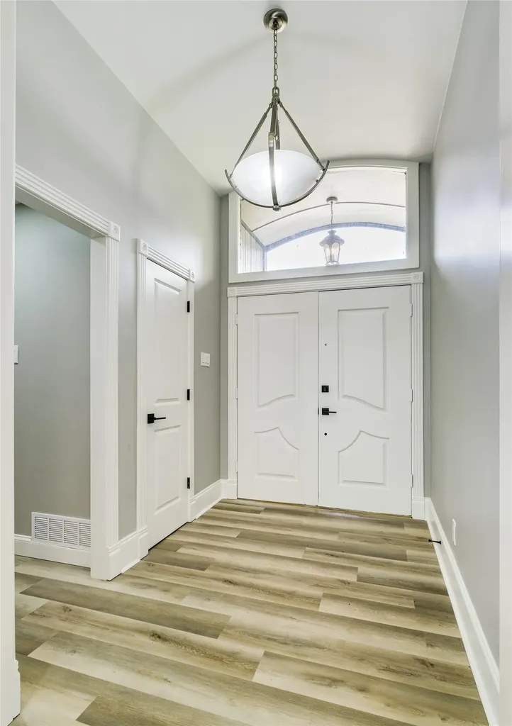 1135 Bull Run Richardson TX 75080