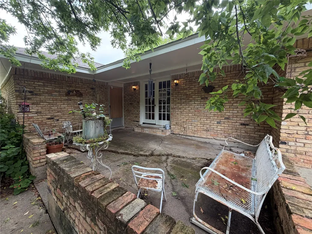 209 N 4th Street Crandall TX 75114