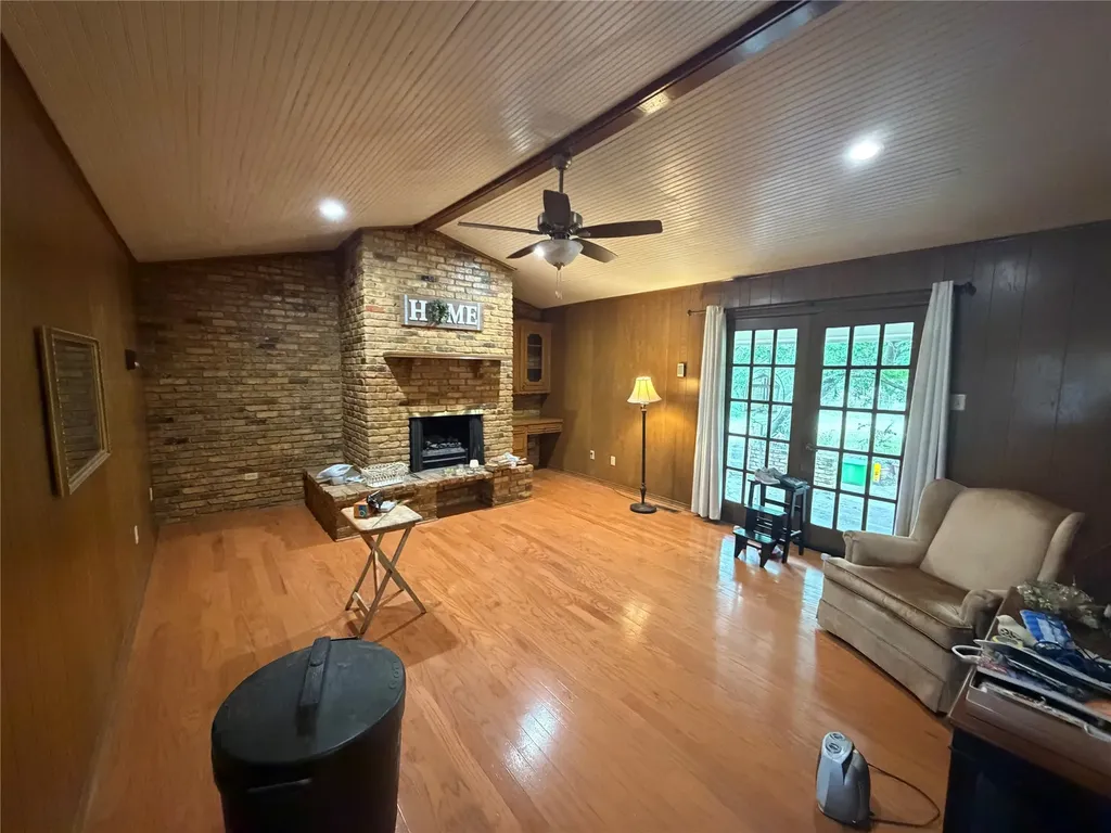 209 N 4th Street Crandall TX 75114