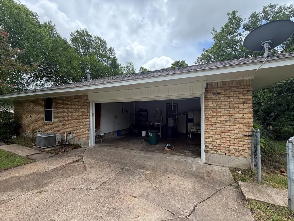 209 N 4th Street Crandall TX 75114