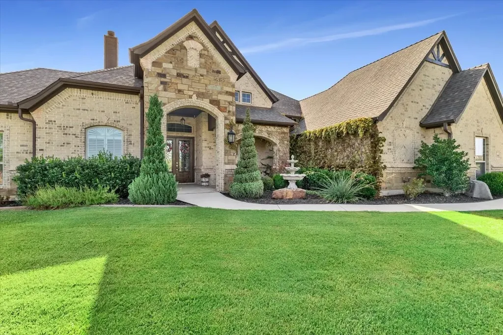 140 Lucky Ridge Lane Boyd TX 76023