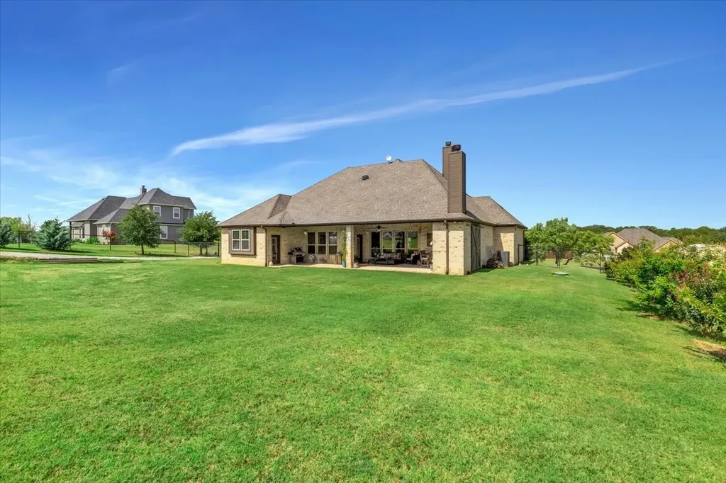140 Lucky Ridge Lane Boyd TX 76023