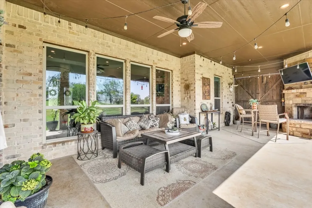 140 Lucky Ridge Lane Boyd TX 76023