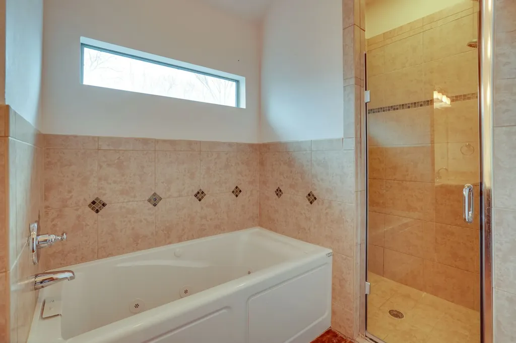 617 E Worth Street Grapevine TX 76051