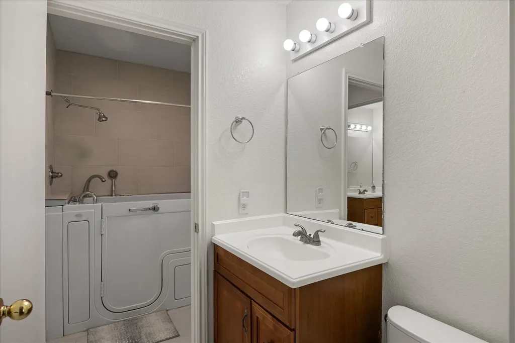 1809 Sprucewood Avenue Stephenville TX 76401