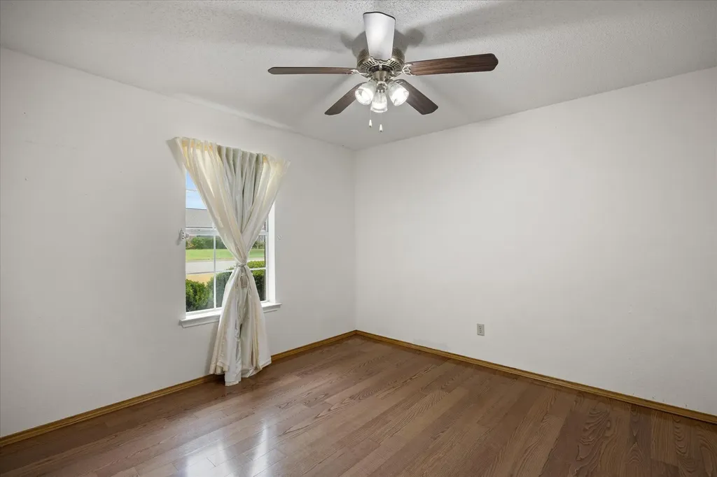 1809 Sprucewood Avenue Stephenville TX 76401