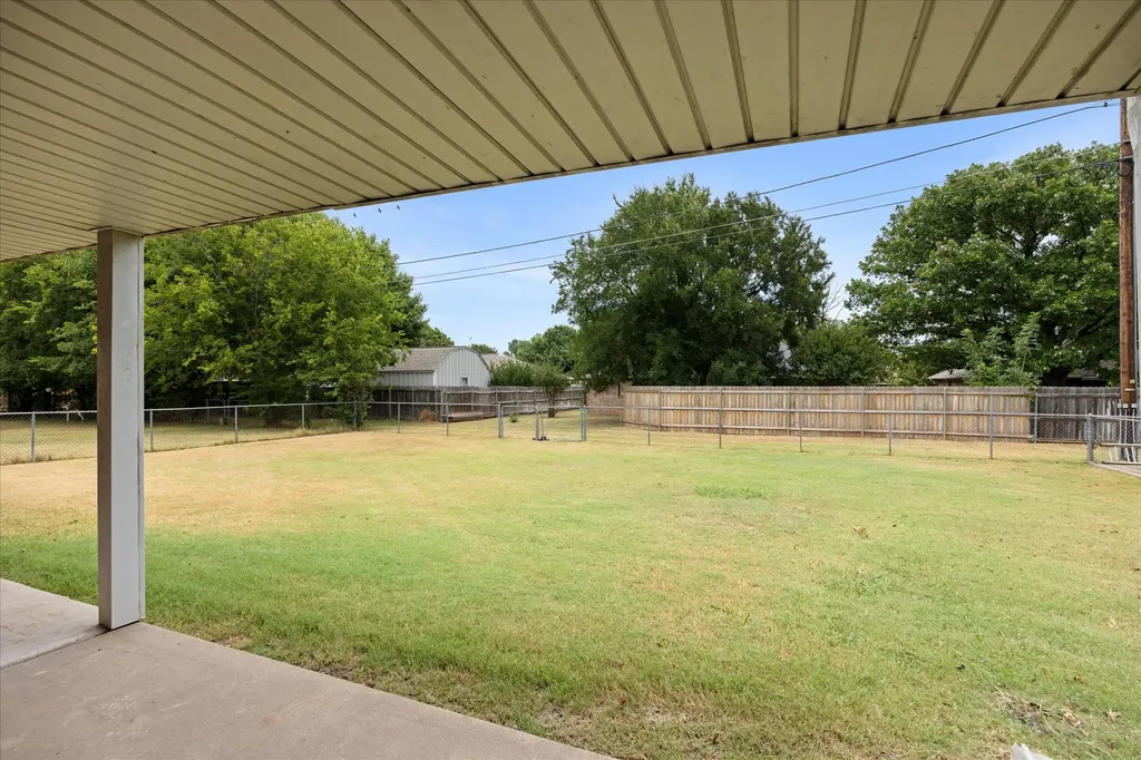 1809 Sprucewood Avenue Stephenville TX 76401