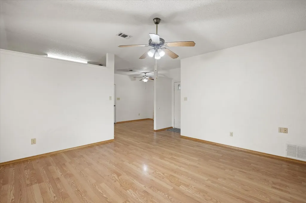 1809 Sprucewood Avenue Stephenville TX 76401