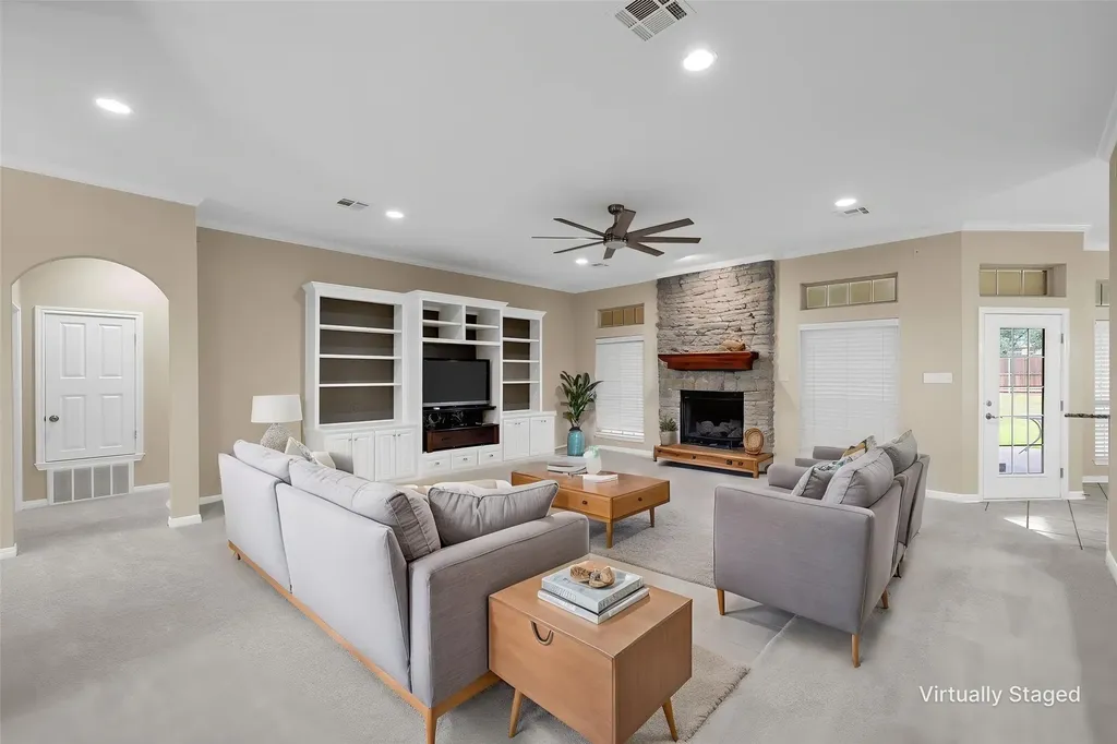 100 Laurel Oaks Lane Crawford TX 76638