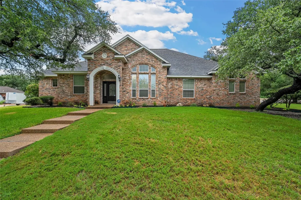 100 Laurel Oaks Lane Crawford TX 76638
