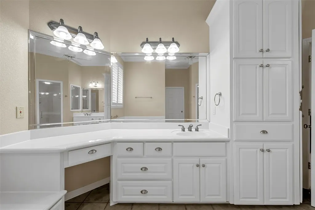 100 Laurel Oaks Lane Crawford TX 76638