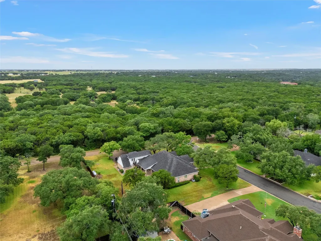 100 Laurel Oaks Lane Crawford TX 76638