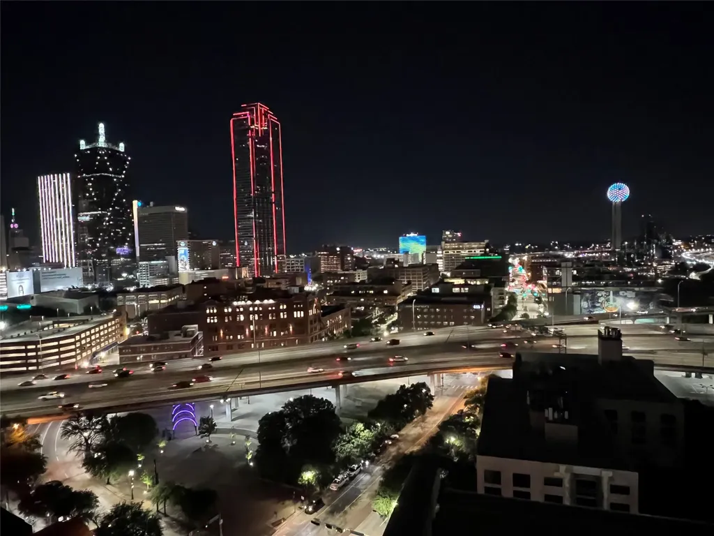 2200 Victory Avenue Dallas TX 75219
