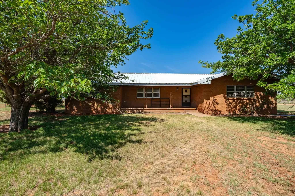 1105 County Road 345 Rotan TX 79546