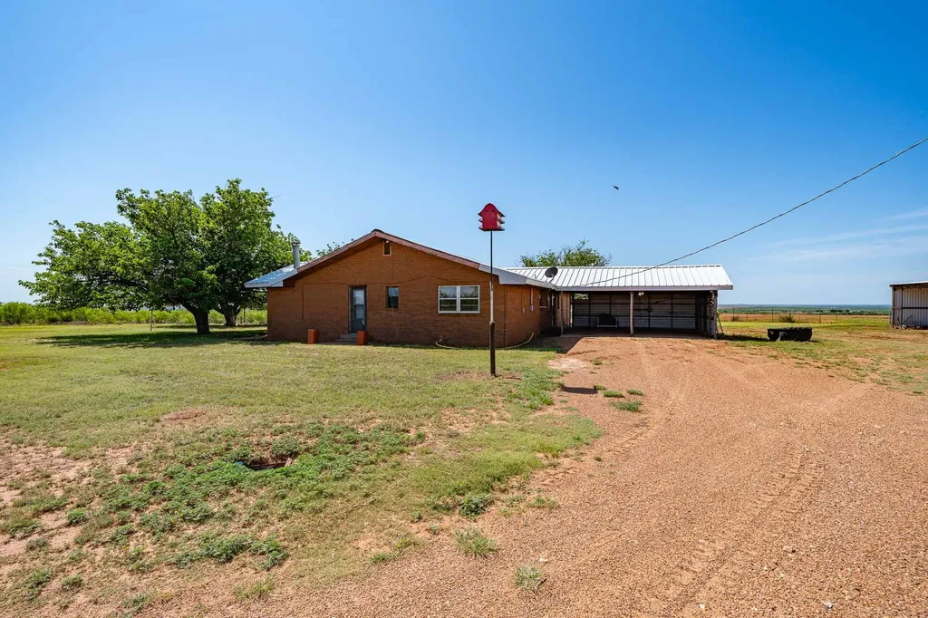 1105 County Road 345 Rotan TX 79546
