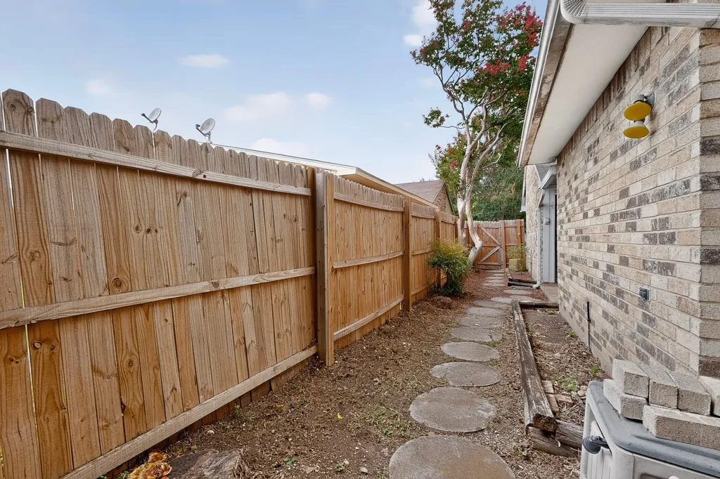 4625 Nervin Street The Colony TX 75056
