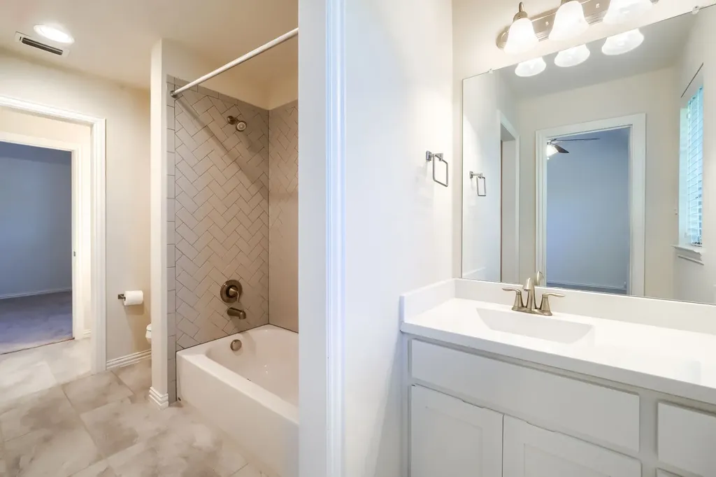 1224 Damsel Grey Trail Lewisville TX 75056