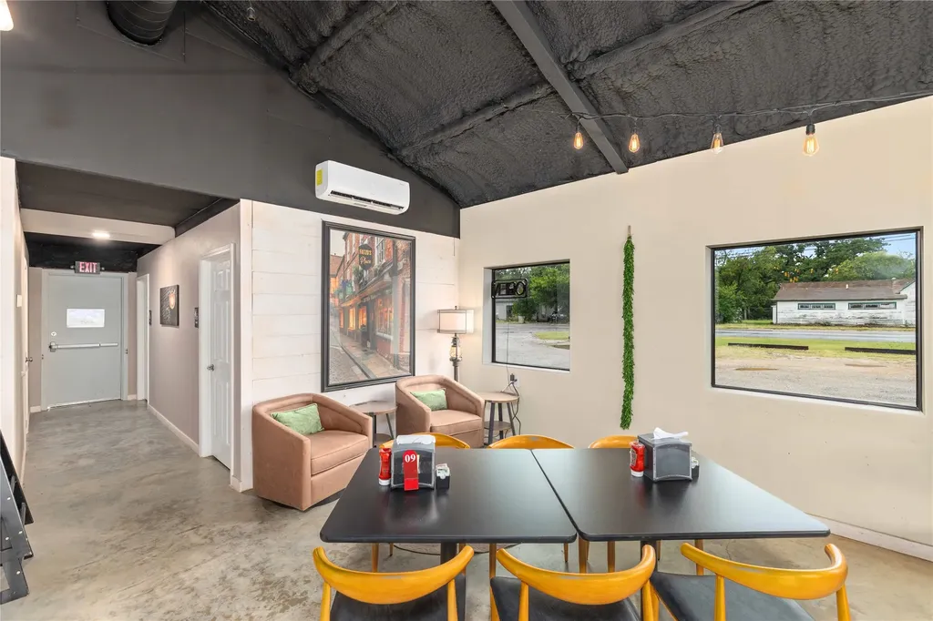 106 N 1st Street Bangs TX 76823