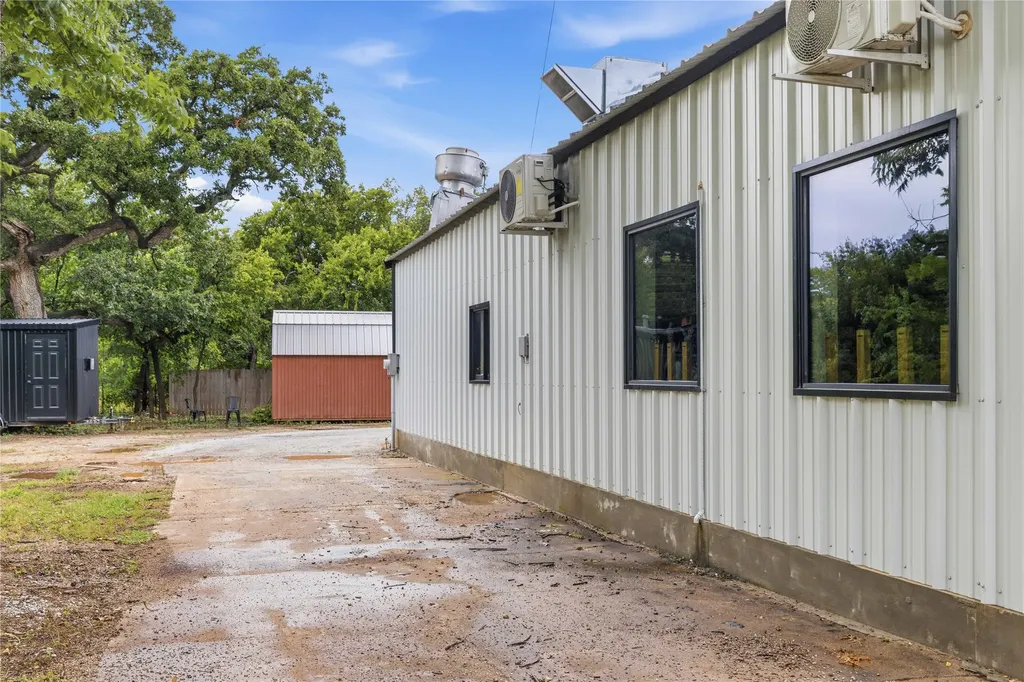 106 N 1st Street Bangs TX 76823