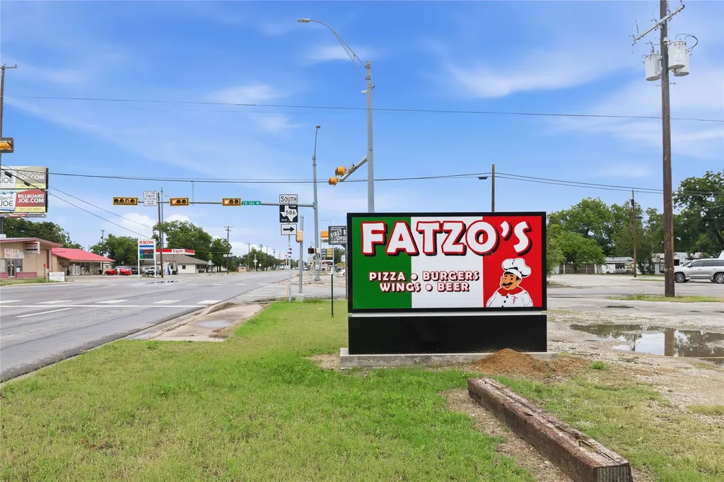 106 N 1st Street Bangs TX 76823