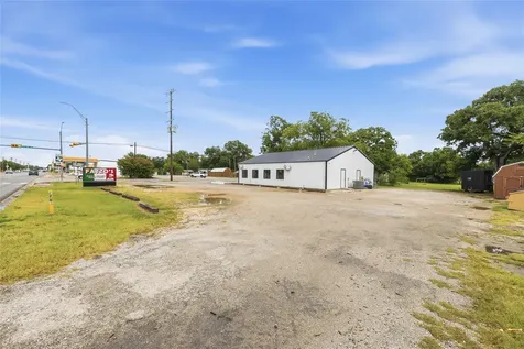 106 N 1st Street Bangs TX 76823