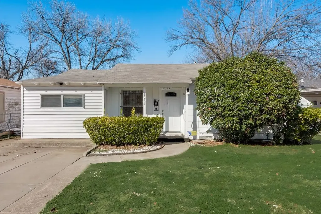1233 Marion Avenue Fort Worth TX 76104