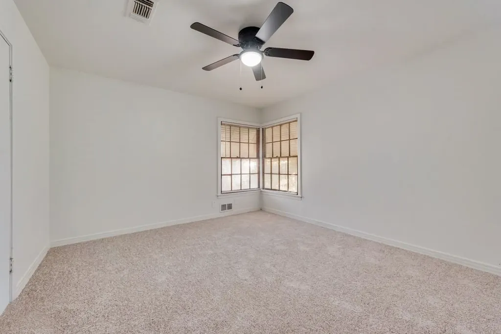 1233 Marion Avenue Fort Worth TX 76104