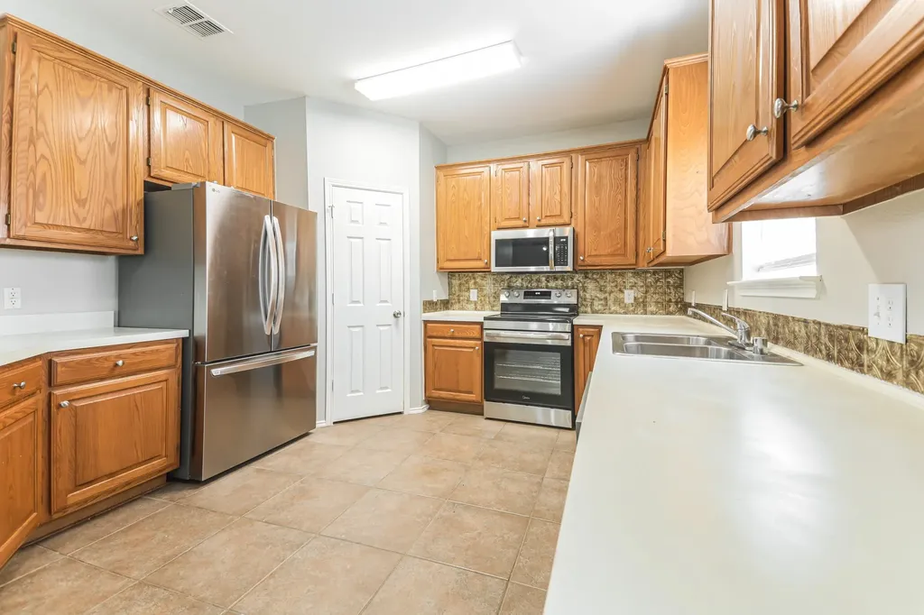 1412 Pine Ridge Road Roanoke TX 76262