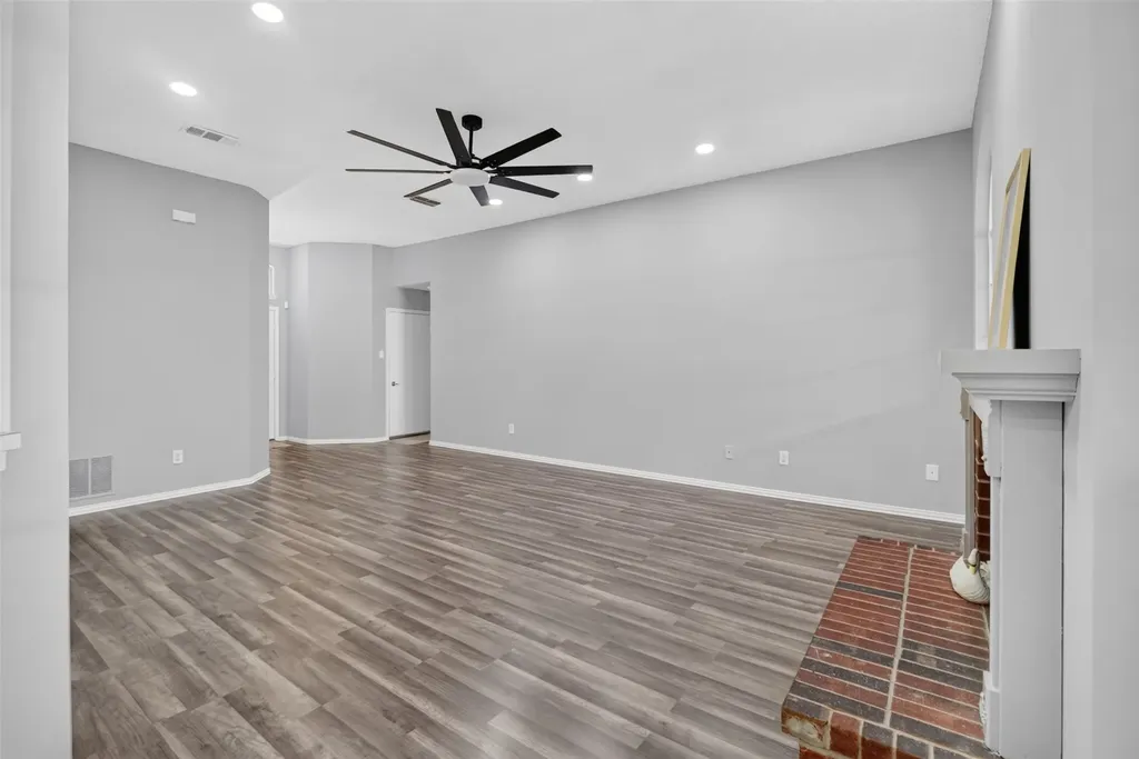 3514 Daisy Lane Grand Prairie TX 75052