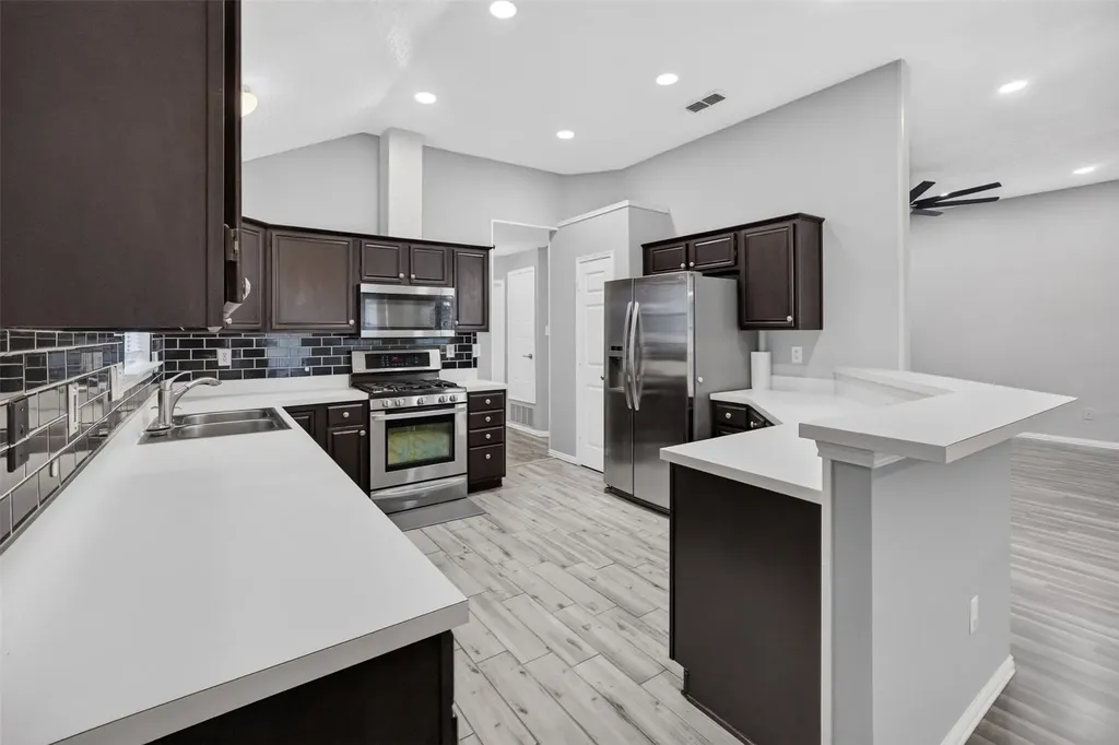 3514 Daisy Lane Grand Prairie TX 75052