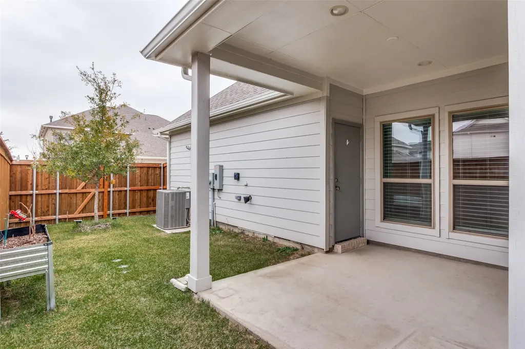 2121 Eastus Lane Fort Worth TX 76008