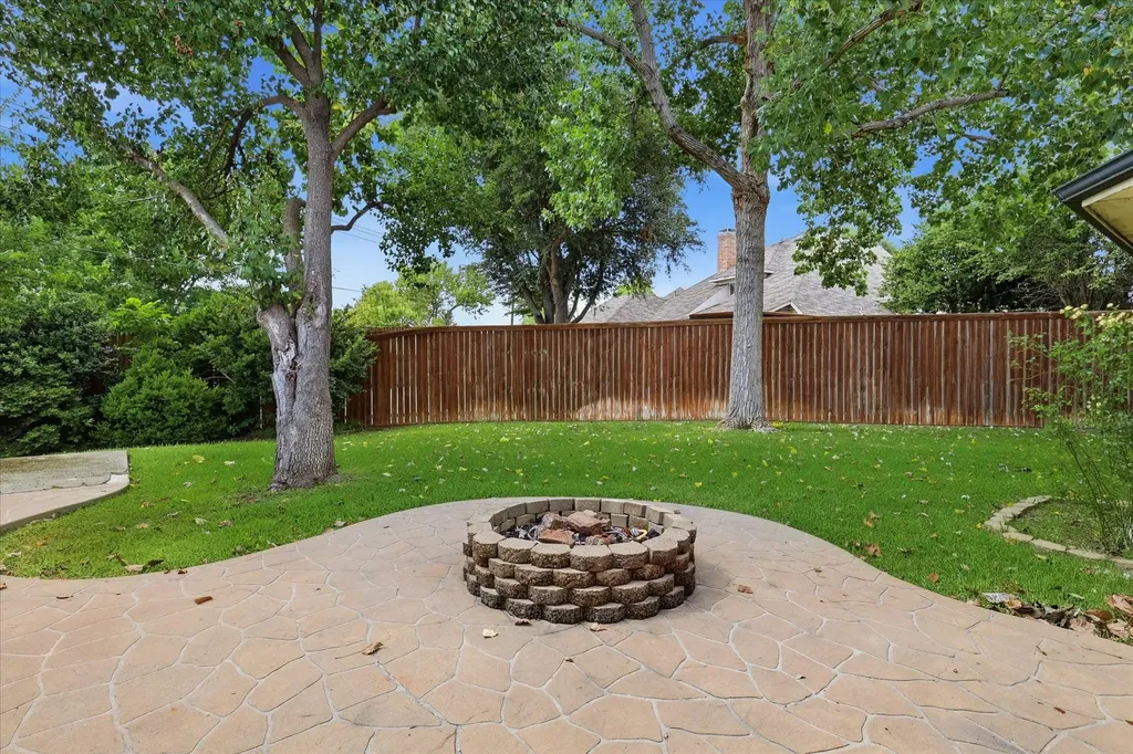 1513 Commerce Drive Plano TX 75093