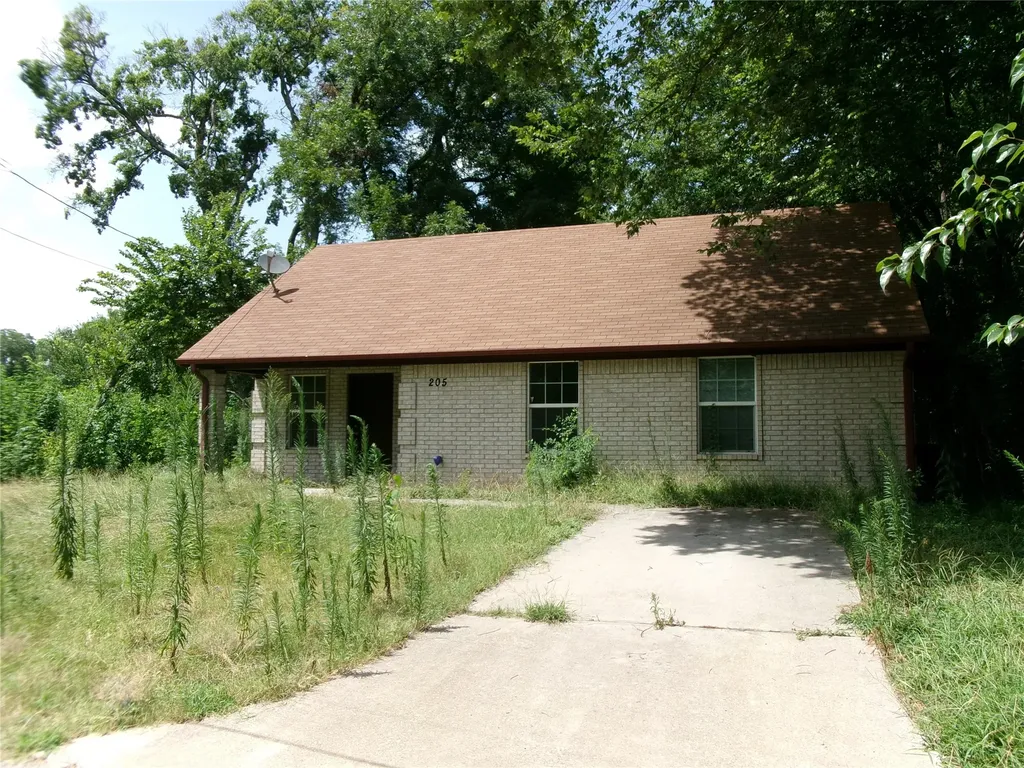 204 Maxwell Street Sulphur Springs TX 75482