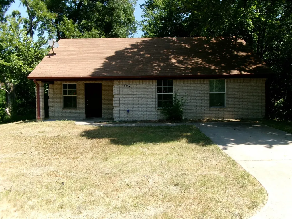 204 Maxwell Street Sulphur Springs TX 75482